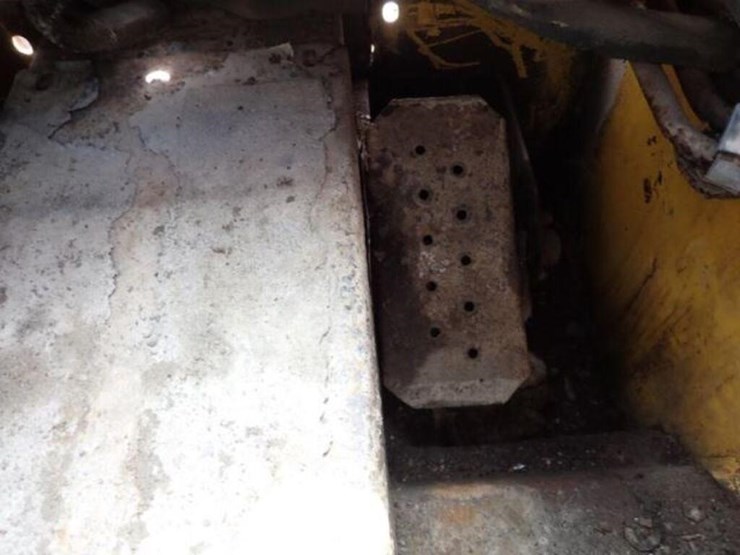 2005-new-holland-ls185b-image-18