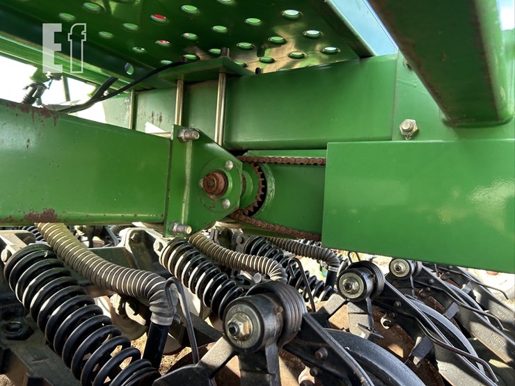 2004-john-deere-1590-image-60