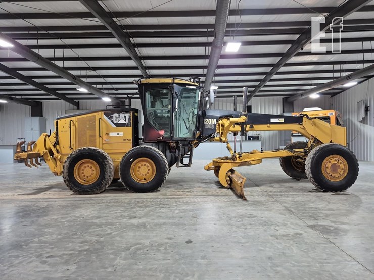 2009-caterpillar-120m-image-6