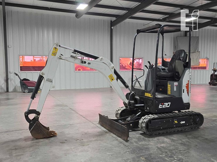 2022-bobcat-e20-image-1