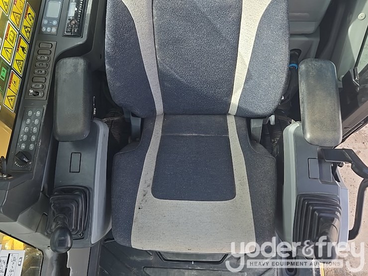 2017-caterpillar-336fl-image-101