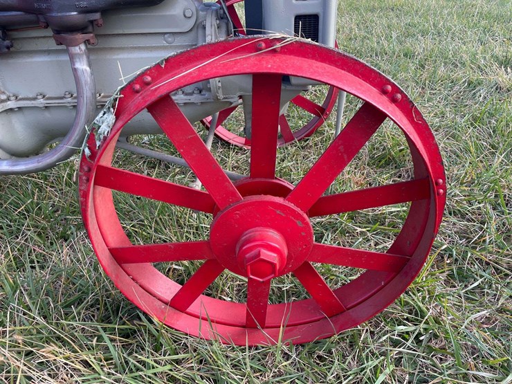 1918-fordson-tractor-image-23
