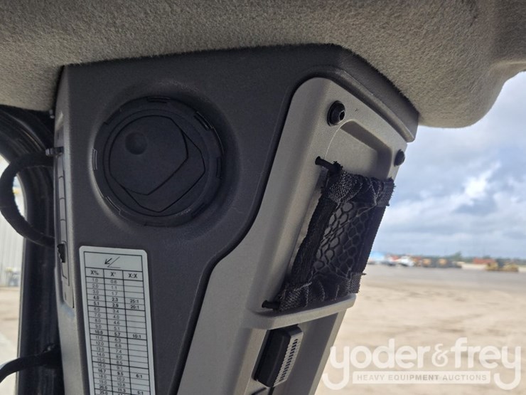 2019-caterpillar-d6-lgp-image-77