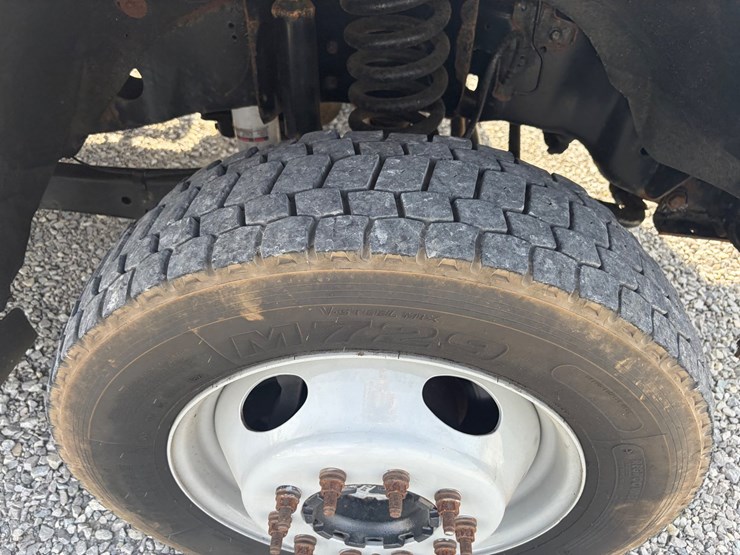 2012-ford-f550-image-12