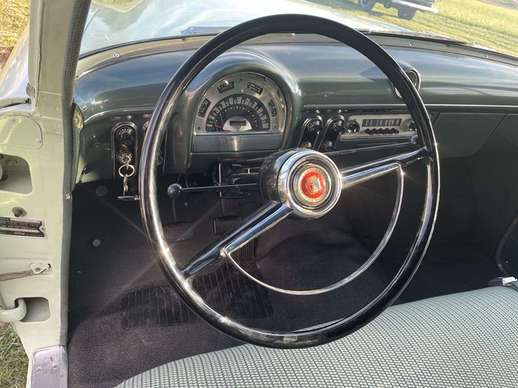 1953-ford-customline-sedan-image-47