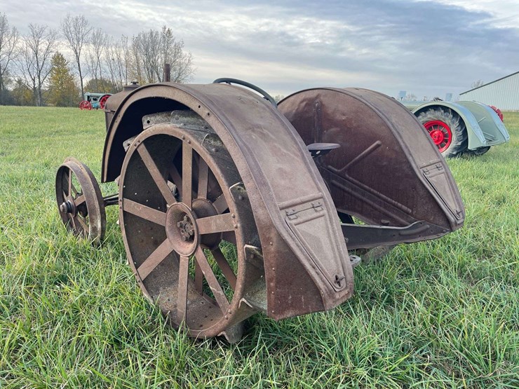1927-fordson-tractor-image-3