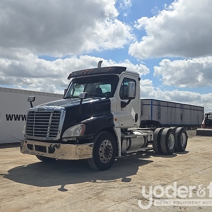 2011 FREIGHTLINER CASCADIA 125