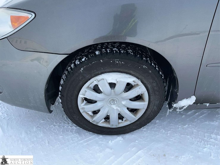 non-operable-2005-toyota-camry-4dr-sedan-image-11