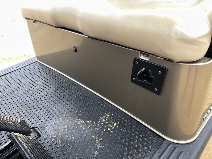 #605-•-ez-go-rxv-electric-golf-cart-image-17