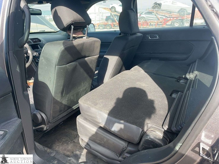 2019-ford-explorer-image-15