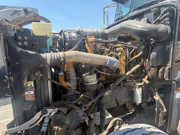 2009-peterbilt-367-image-59