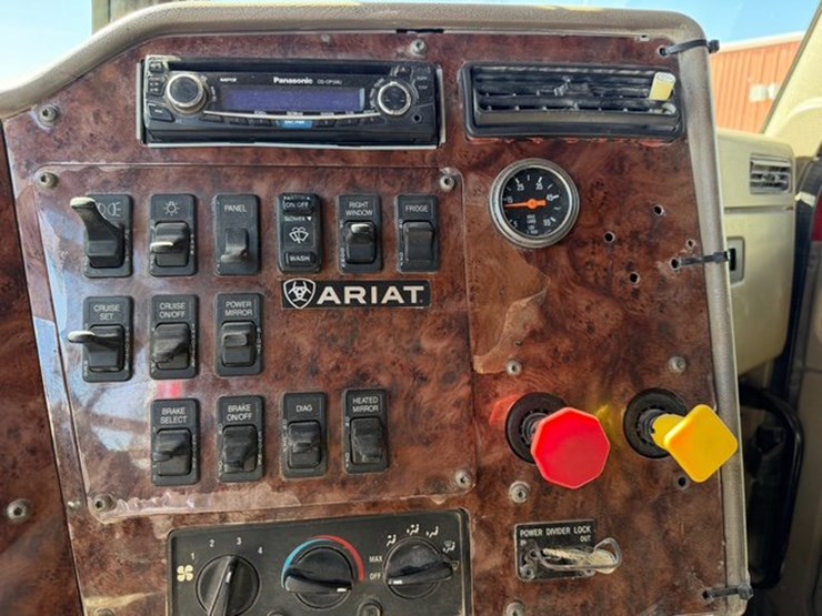 2005-international-9400i-image-9