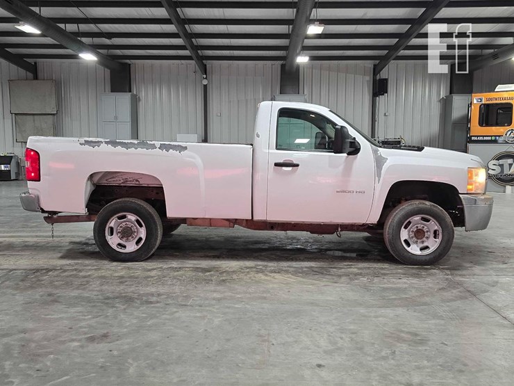 2014-chevrolet-2500hd-image-6