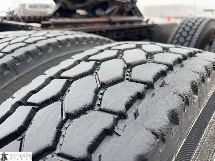 non-operable-2014-mack-pinnacle-t/a-day-cab-tractor-image-34