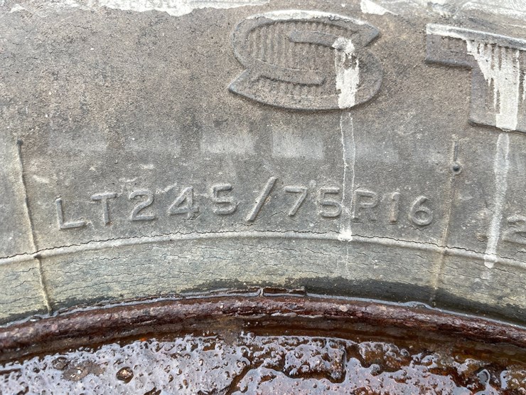 #3926-•-(6)-spare-rims-and-tires-image-7