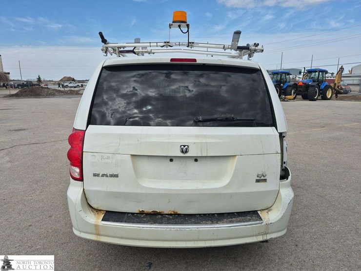 2015-ram-c/v-image-6