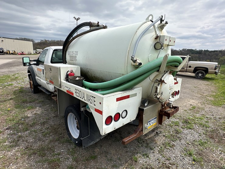 2012-ford-f550-image-7