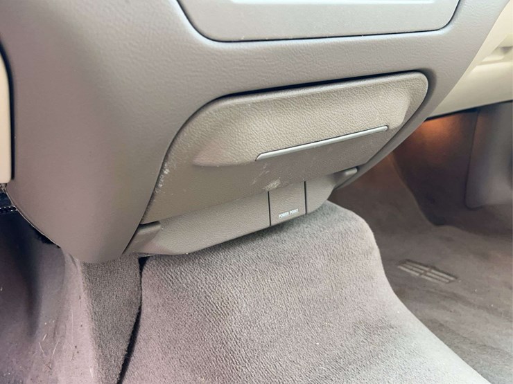 2005-lincoln-town-car-image-59