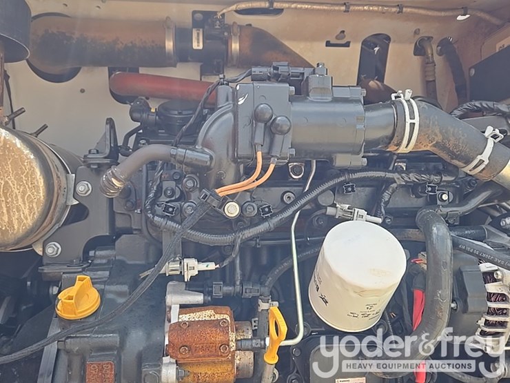 2021-bobcat-t740-image-54