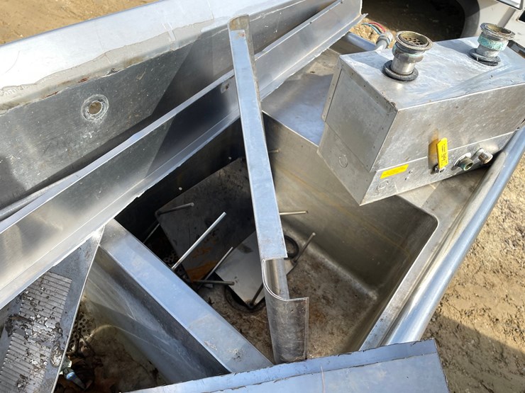 #3974-•-stainless-steel-3-bay-sink-image-13