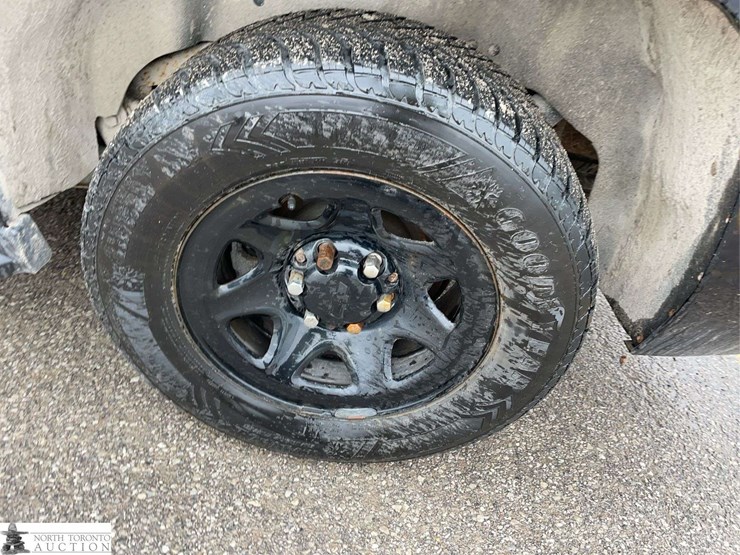 2017-chevrolet-tahoe-image-23