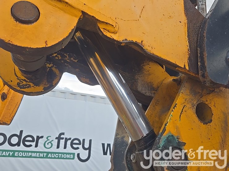 2018-jcb-512-56-image-36