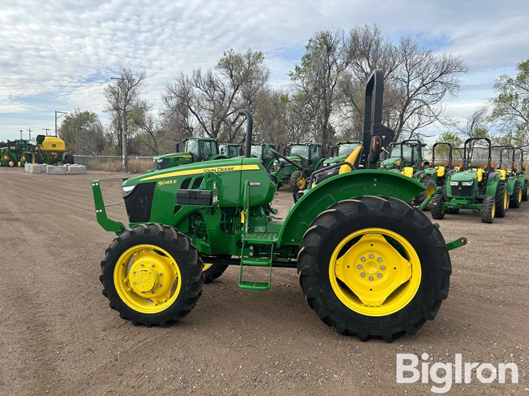 2022-john-deere-5045e-image-8