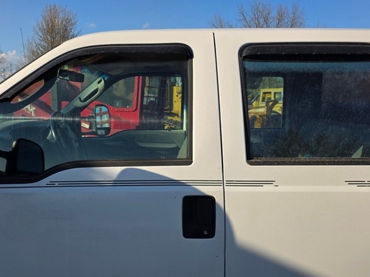 2004-ford-f350-image-9