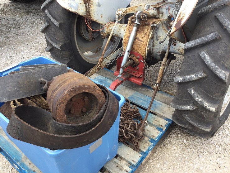 1949-ford-tractor-image-9