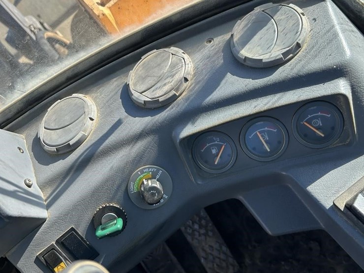 1997-volvo-l90c-image-37