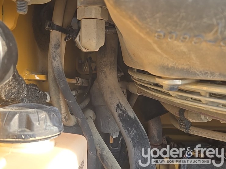 2021-caterpillar-289d3-image-46