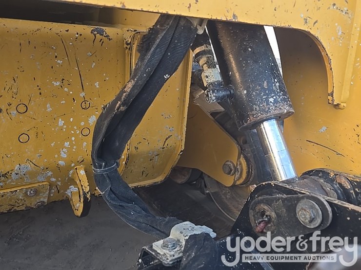 2022-caterpillar-289d3-image-28