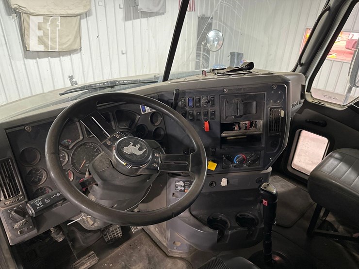 2010-mack-pinnacle-cxu613-image-13