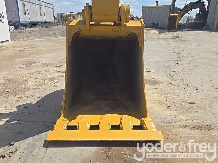 2017-caterpillar-336fl-image-22