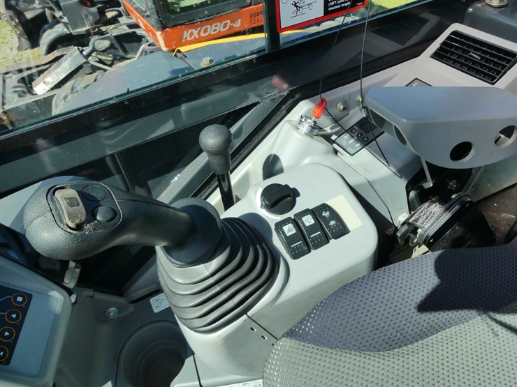 2018-deere-35g-image-15