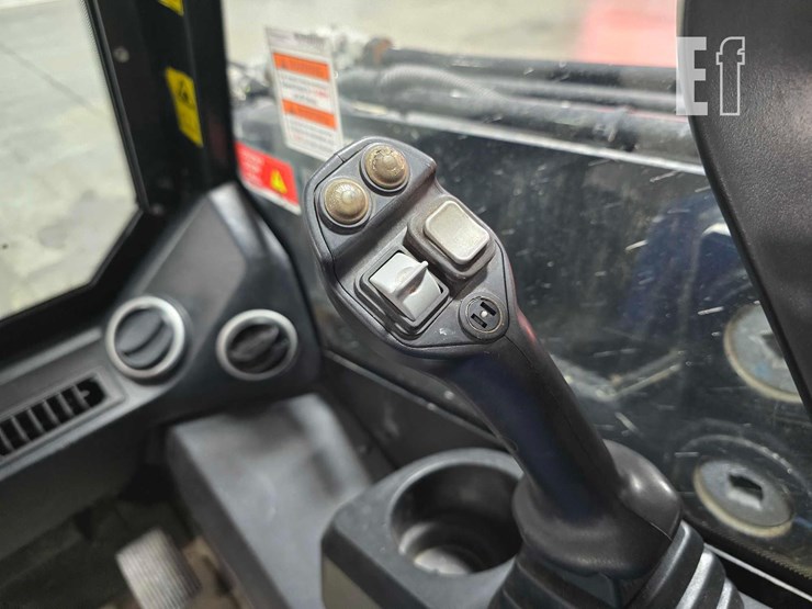 2021-jcb-3ts-8t-image-16