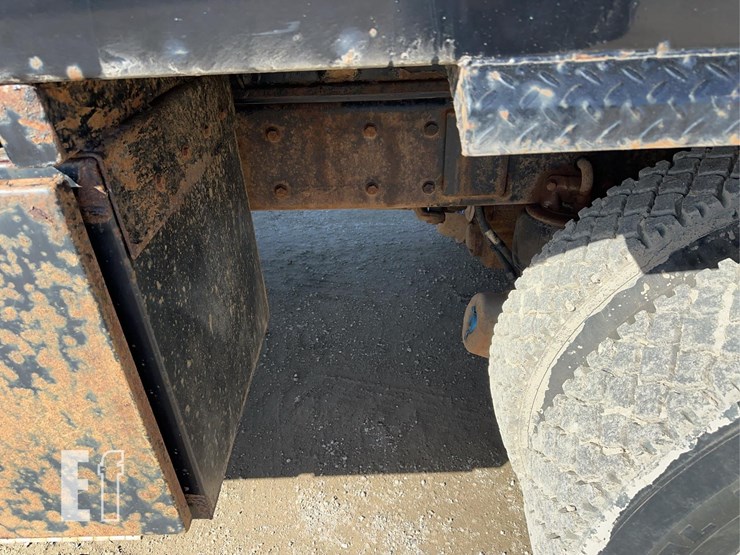 2005-kenworth-t800-image-33