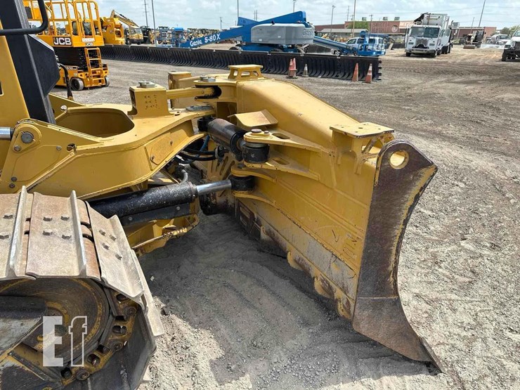 2020-caterpillar-d6-xe-lgp-image-13