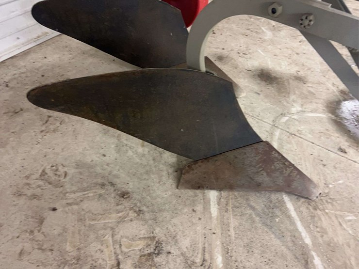 two-bottom-ferguson-plow-image-15