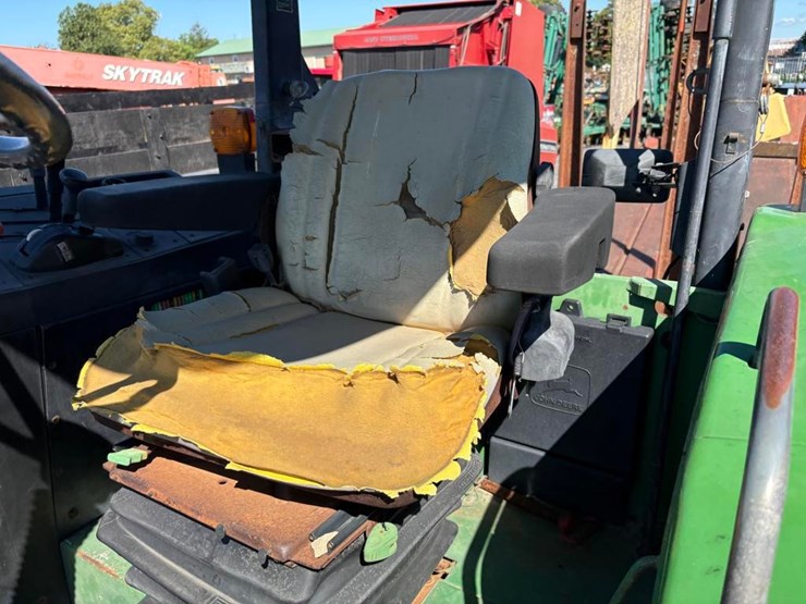 1993-john-deere-6300-image-17