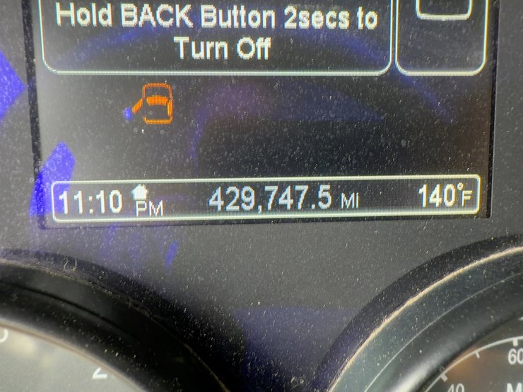 2015-peterbilt-567-image-33