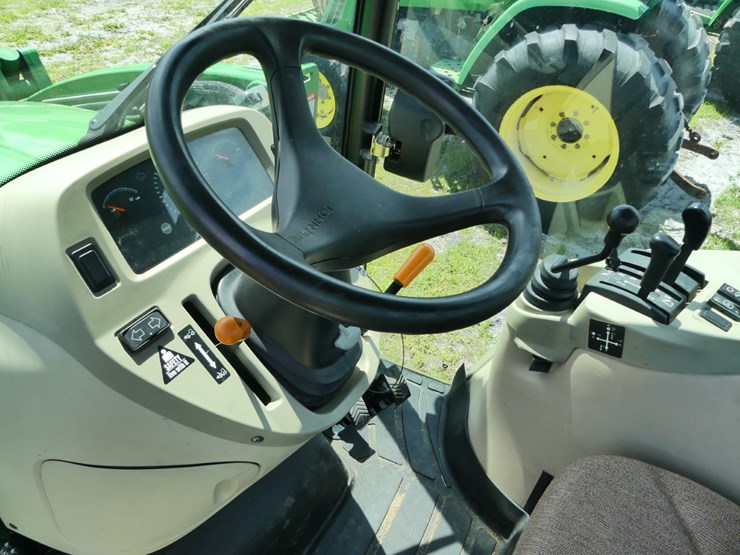 2010-john-deere-4720-image-16