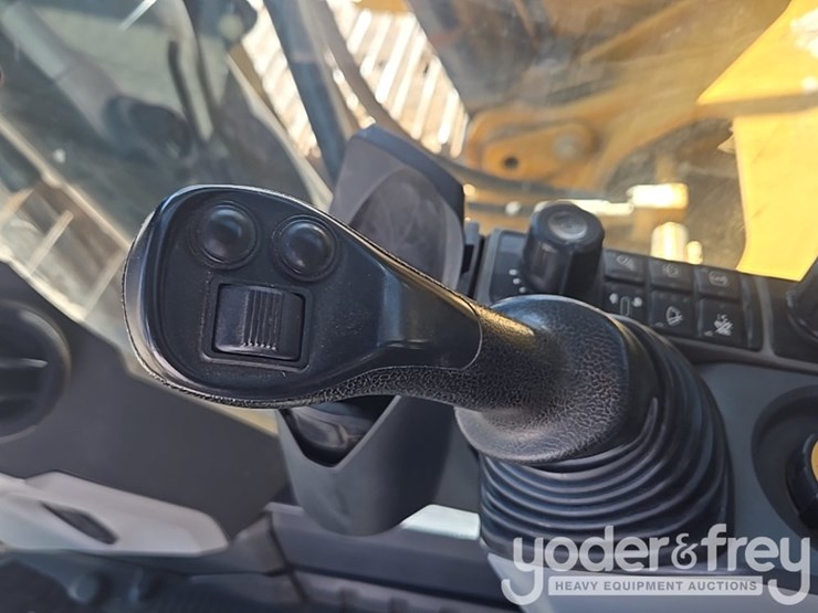 2019-caterpillar-336-image-97