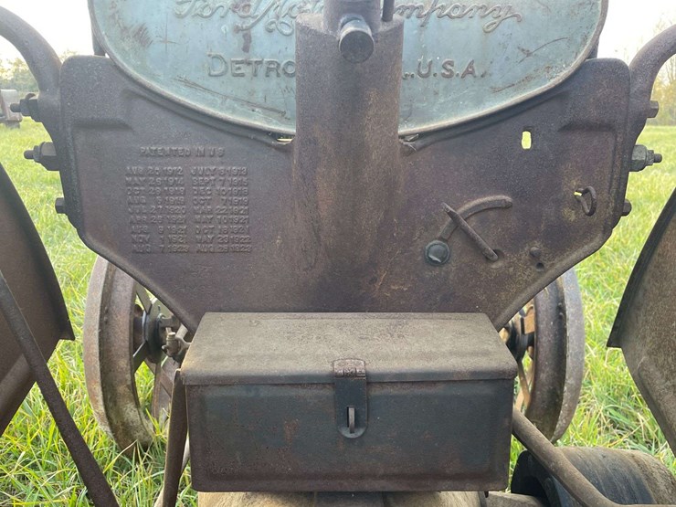1927-fordson-tractor-image-44