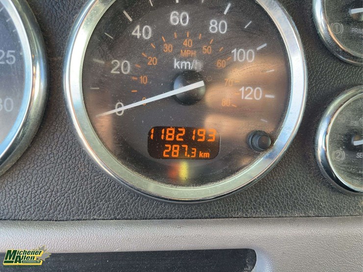 2012-peterbilt-386-image-23