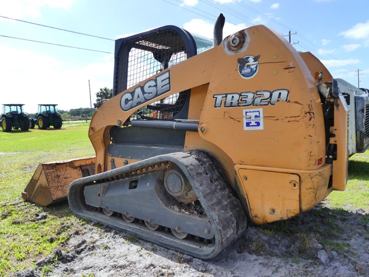2015-case-tr320-image-4