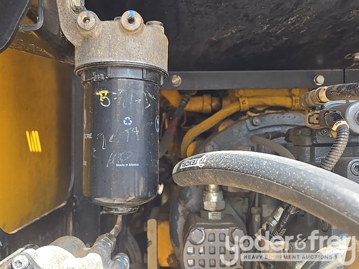 2017-deere-210g-lc-image-61