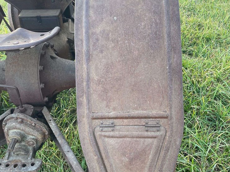 1927-fordson-tractor-image-38