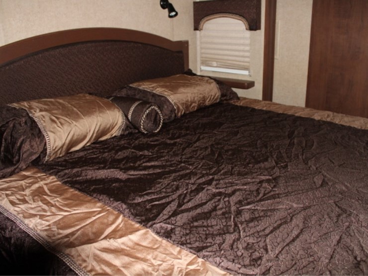 #7364-•-2015-jayco-pinnacle-fifth-wheel-camper-image-16