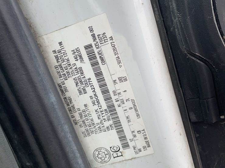 2016-ford-transit-image-25